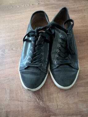 Frye Mindy low black leather sneakers womens size 7.5